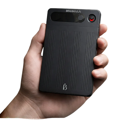 OneVerse device in hand